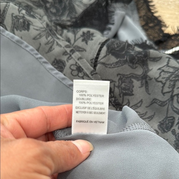 ASTR Size L Floral Gray and Black Ruffled Long Balloon Sleeve Blouse - Picture 12 of 13